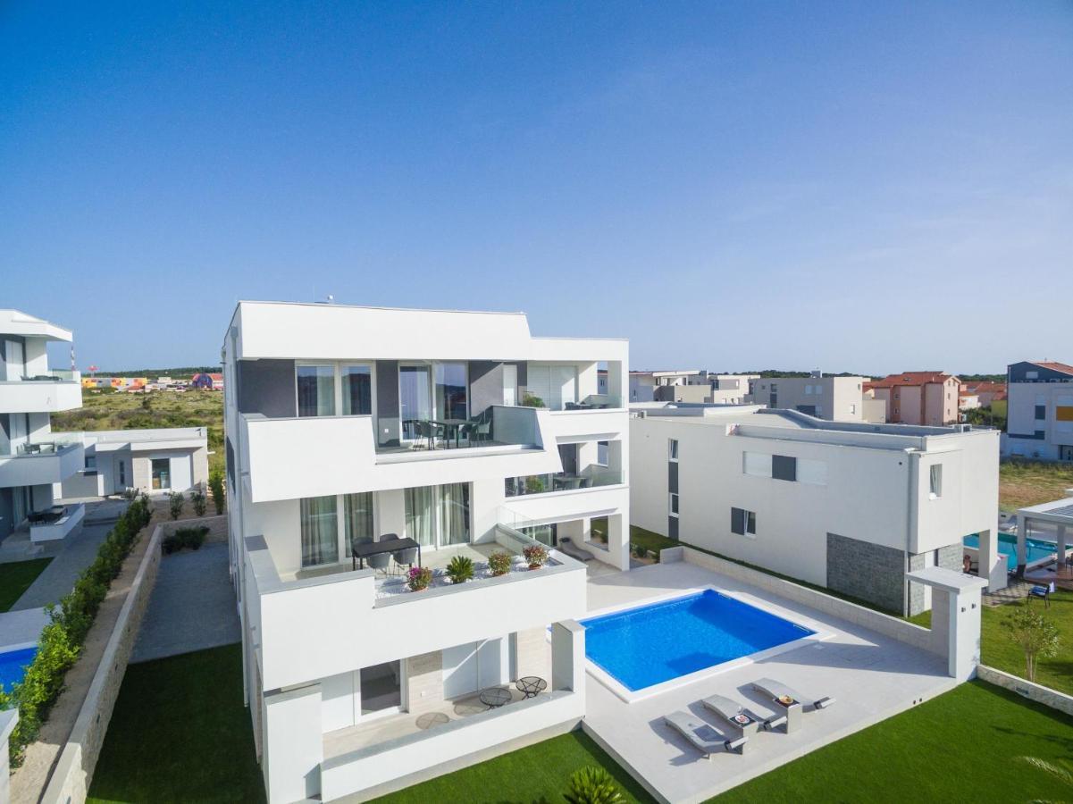 נובליה Apartments & Rooms Pool Villas Maris מראה חיצוני תמונה