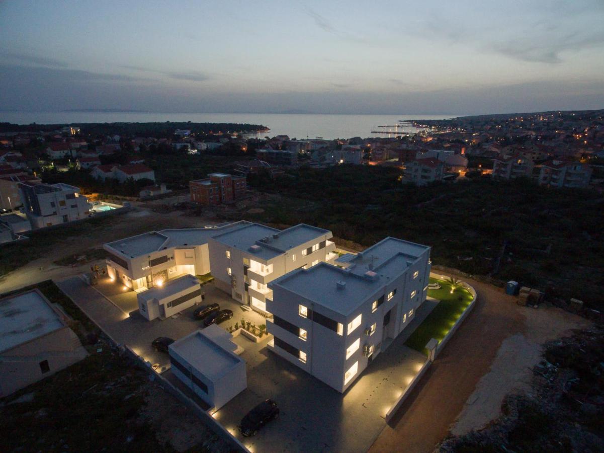 נובליה Apartments & Rooms Pool Villas Maris מראה חיצוני תמונה