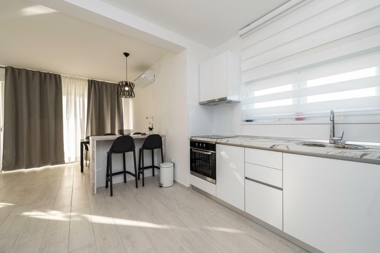 נובליה Apartments & Rooms Pool Villas Maris מראה חיצוני תמונה