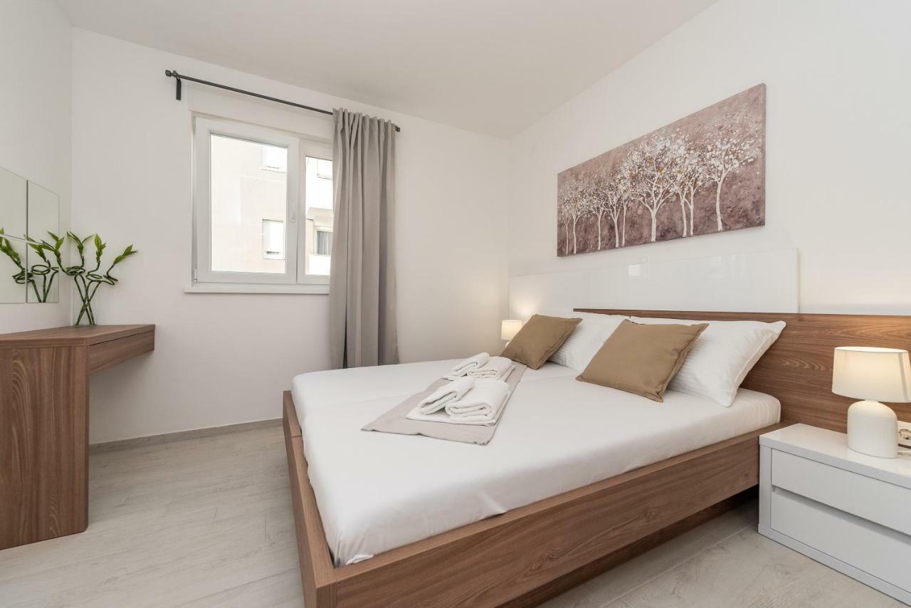 נובליה Apartments & Rooms Pool Villas Maris מראה חיצוני תמונה