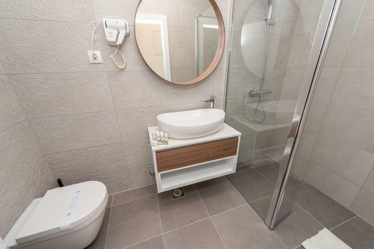 נובליה Apartments & Rooms Pool Villas Maris מראה חיצוני תמונה