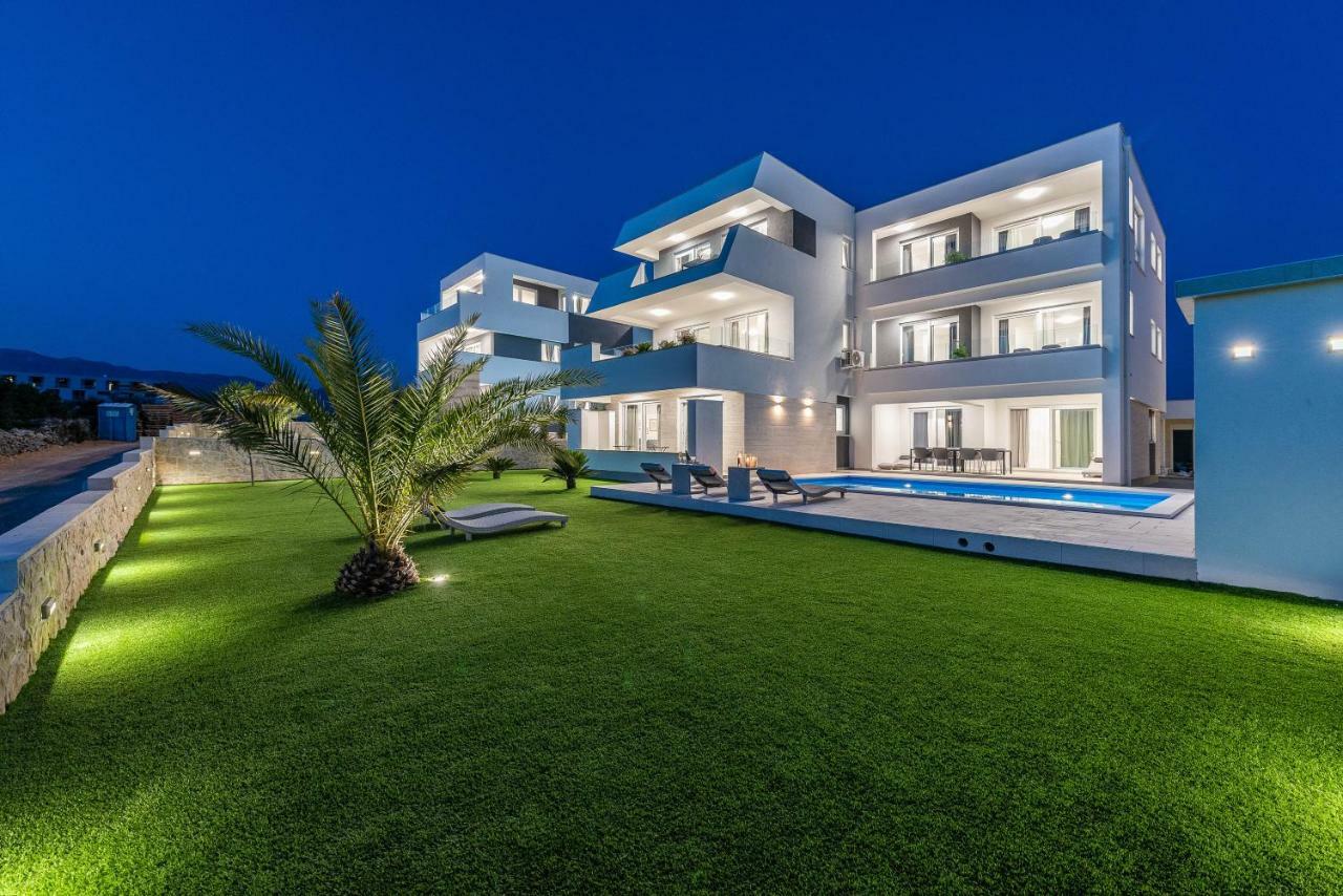 נובליה Apartments & Rooms Pool Villas Maris מראה חיצוני תמונה
